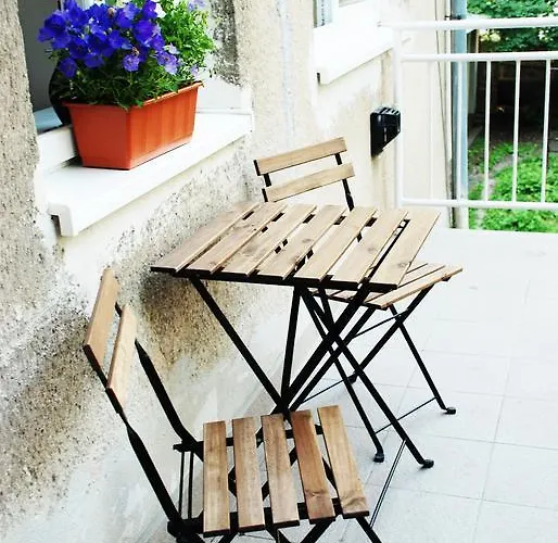 Vlhka Apartment